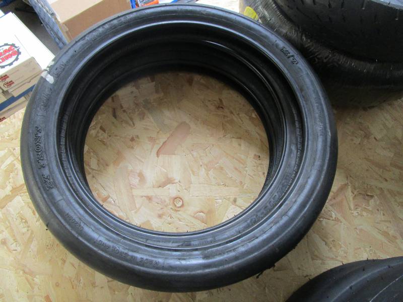 MT 3210 250/275 x18 Frontrunner Slick - 10250/275 x 18 Front