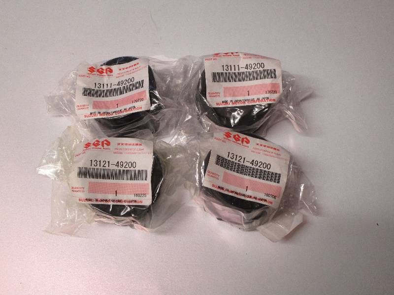 Suzuki GSX1100 EX SZ Katana  inlet Rubbers OEM. - Set 4 Genuine Rubbers