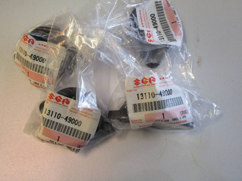 Suzuki GS1000 E S  OEM inlet Rubbers. - Set 4 vm26/28 Mikuni