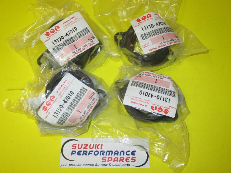Suzuki GS550 81 on inlet Rubbers OEM. - Set 4 CV type Rubbers