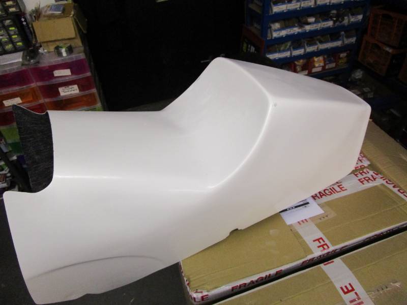 Suzuki GSXR750 85-87 Race Seat - FibreGlass 1 piece Race Seat