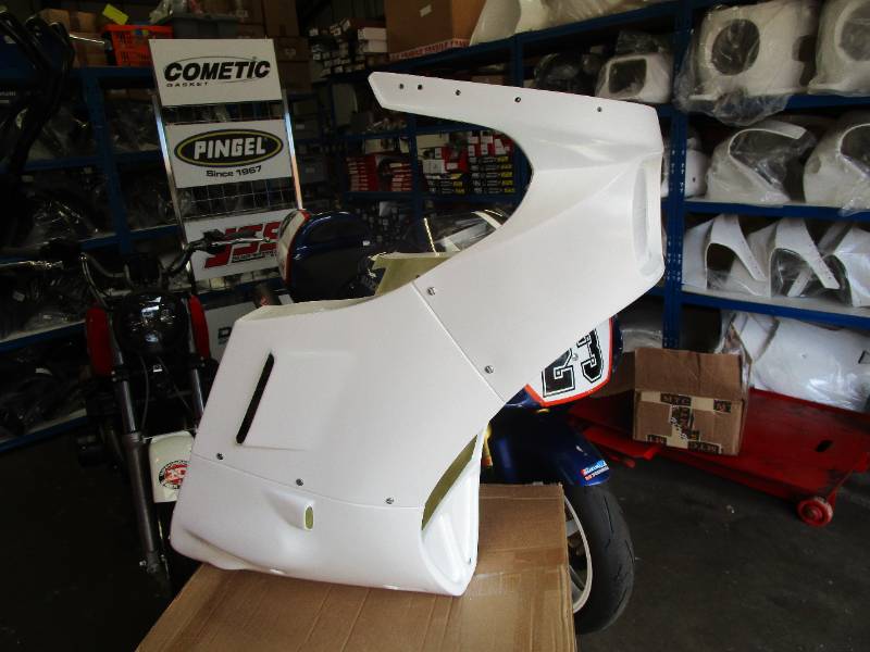 Suzuki GSXR1100 86-88 Race Fairing - Lightweight FibreGlass Race Fairing Kit
