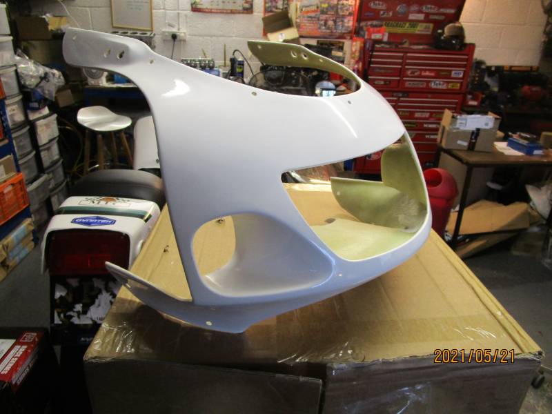 Suzuki GSXR750 SRAD 96-99 Top Cowl - White Replacement Top Cowling.