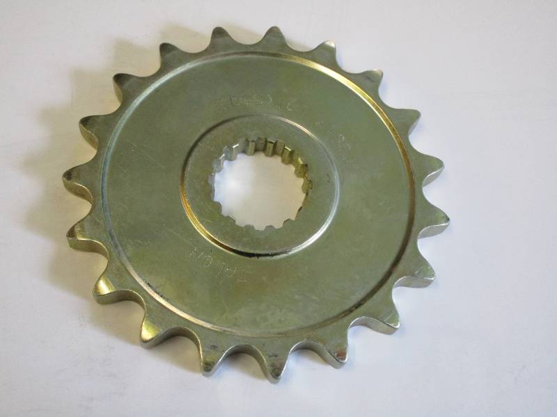 Suzuki GSX1300R 99-07 20T Front sprocket - UK Made 20T Front sprocket 513 Spline.