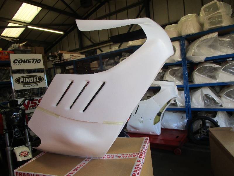 Yoshimura XR51 Tornado Race Fairing - GSXR1100/750 85-88 Includes Screen