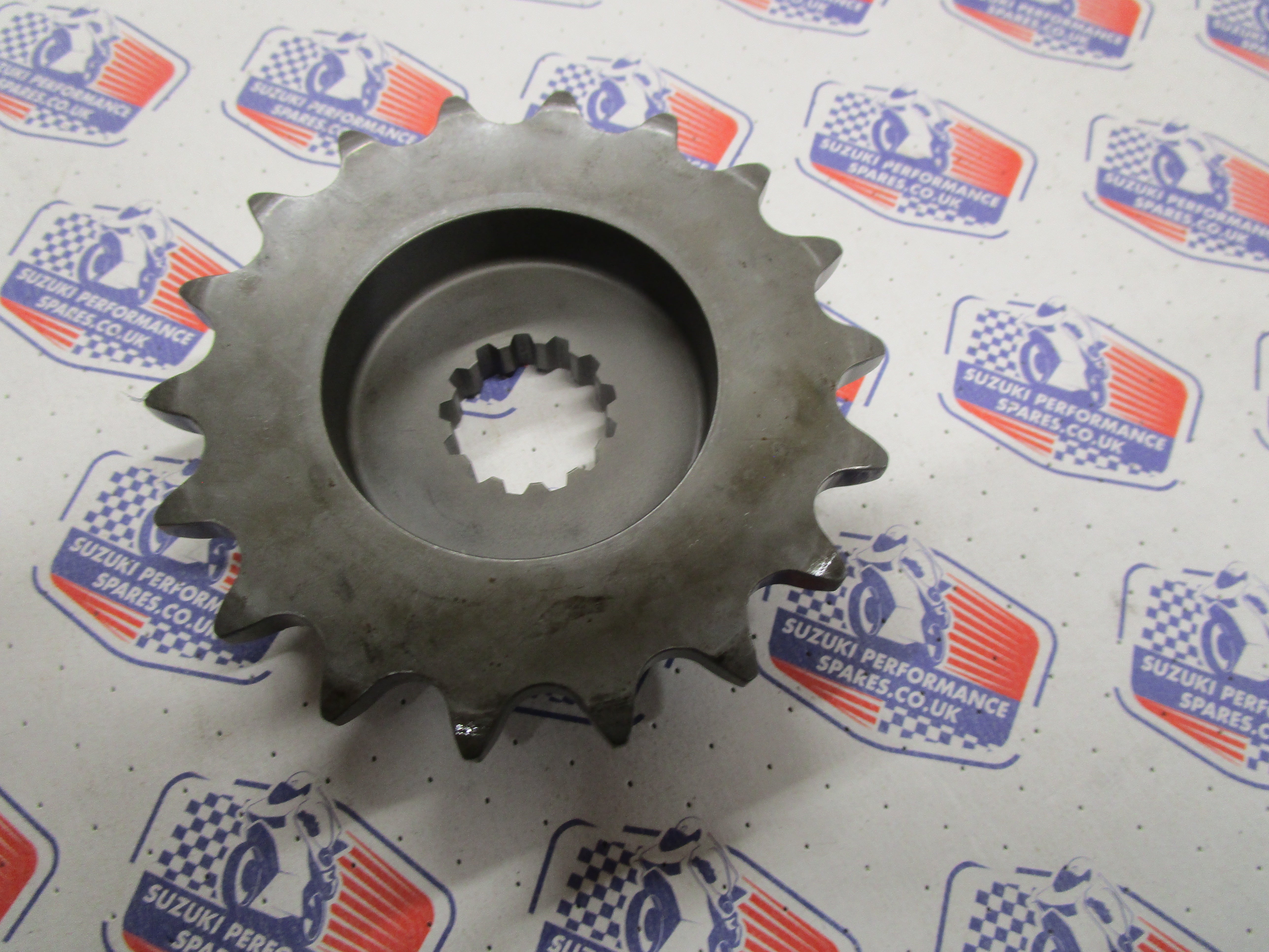 Suzuki GS,GSX,GSXR Offset Front sprocket - 16mm Offset 520